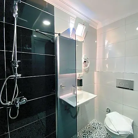 Otel Nefis 3*